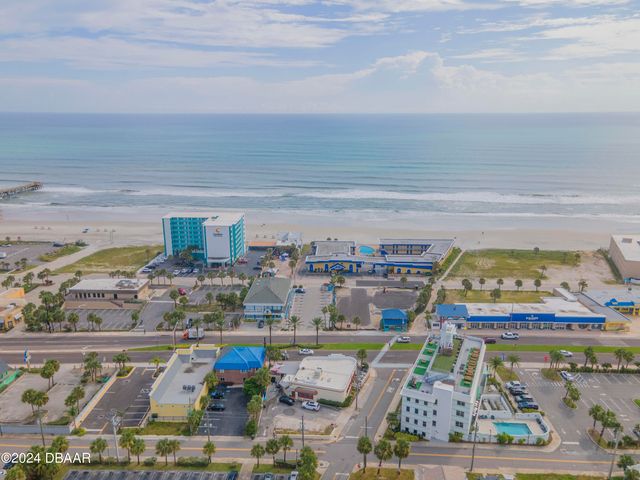 136 S Atlantic Avenue, Daytona Beach, FL 32118