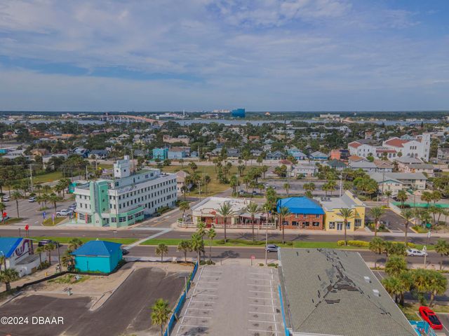 136 S Atlantic Avenue, Daytona Beach, FL 32118