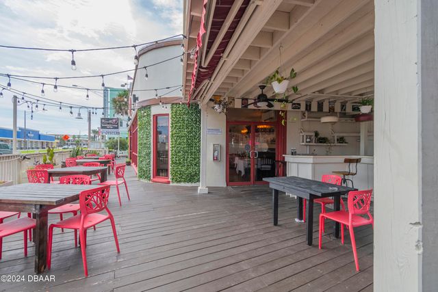 136 S Atlantic Avenue, Daytona Beach, FL 32118