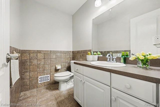 50483 Heatherwood Lane, Utica, MI 48317