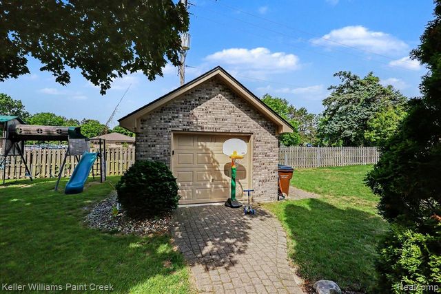 50483 Heatherwood Lane, Utica, MI 48317