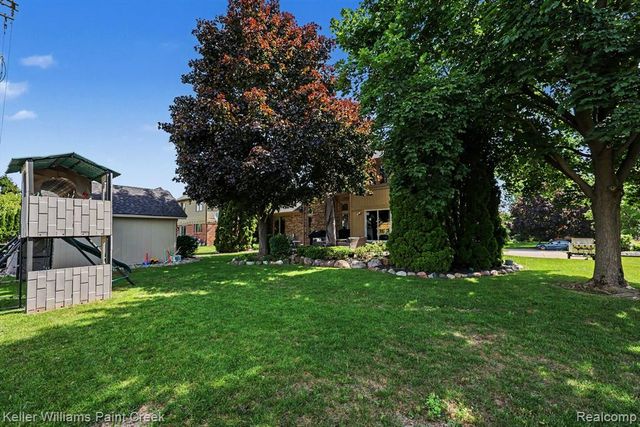 50483 Heatherwood Lane, Utica, MI 48317