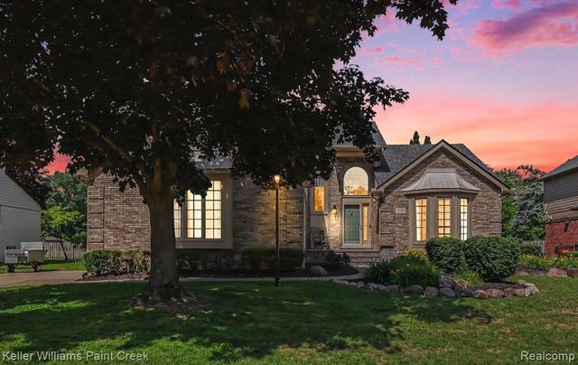 50483 Heatherwood Lane, Utica, MI 48317