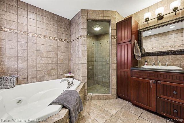 50483 Heatherwood Lane, Utica, MI 48317