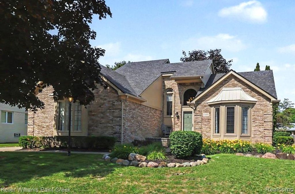 50483 Heatherwood Lane, Utica, MI 48317