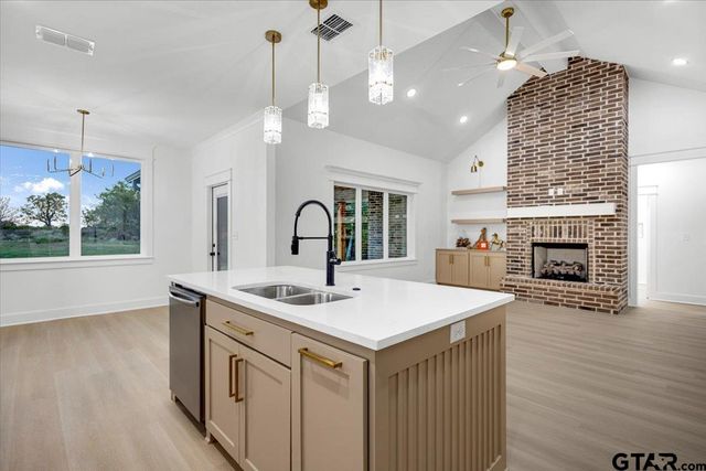 15636 CR 436, Lindale, TX 75771