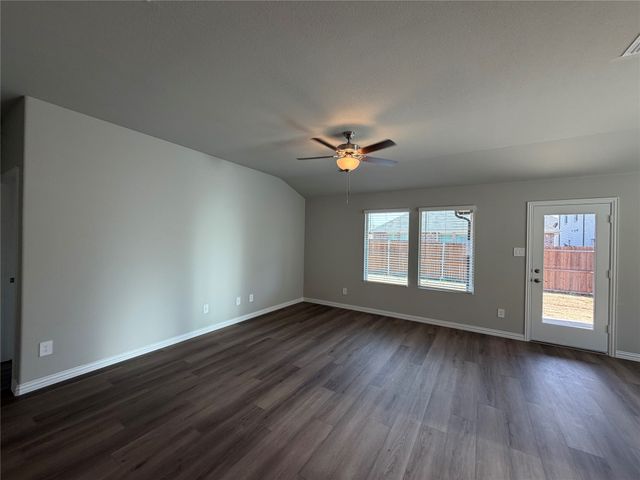 2127 Mustang Way, Seagoville, TX 75159