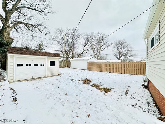 3326 Grovewood Avenue, Parma, OH 44134