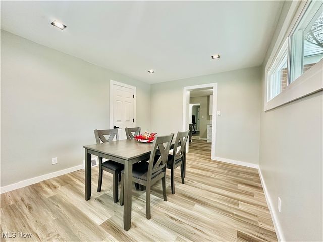 3326 Grovewood Avenue, Parma, OH 44134