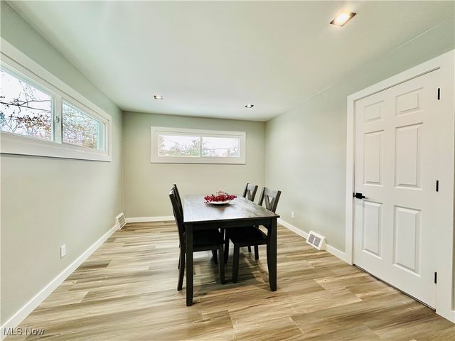 3326 Grovewood Avenue, Parma, OH 44134