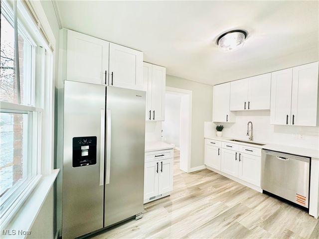 3326 Grovewood Avenue, Parma, OH 44134