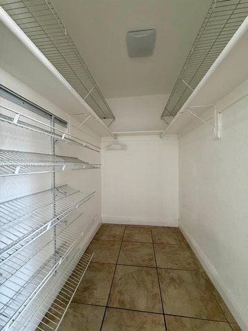 3800 SW 102nd Ave 203, Miami, FL 33165