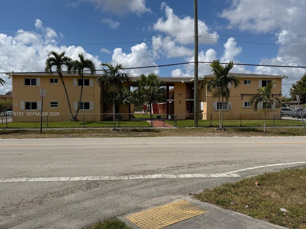 3800 SW 102nd Ave 203, Miami, FL 33165