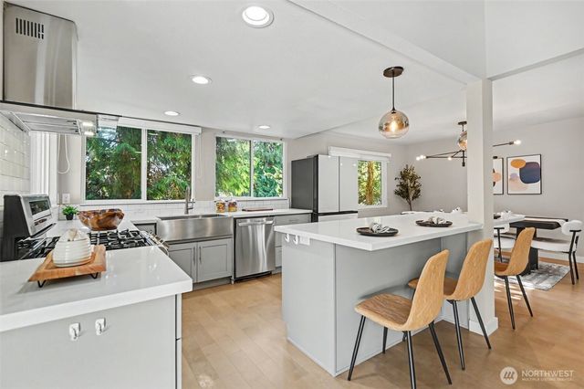 14023 SE 60th Street, Bellevue, WA 98006
