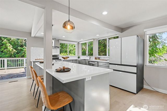 14023 SE 60th Street, Bellevue, WA 98006