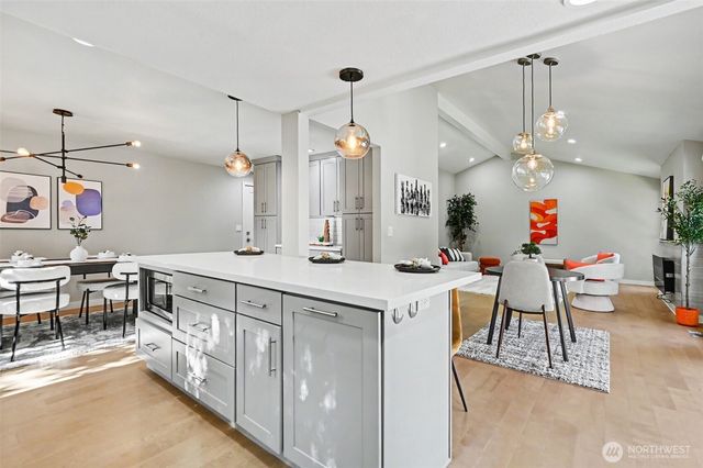 14023 SE 60th Street, Bellevue, WA 98006