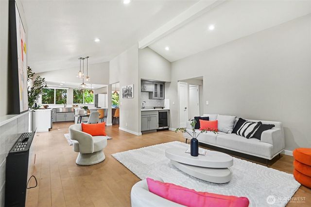 14023 SE 60th Street, Bellevue, WA 98006