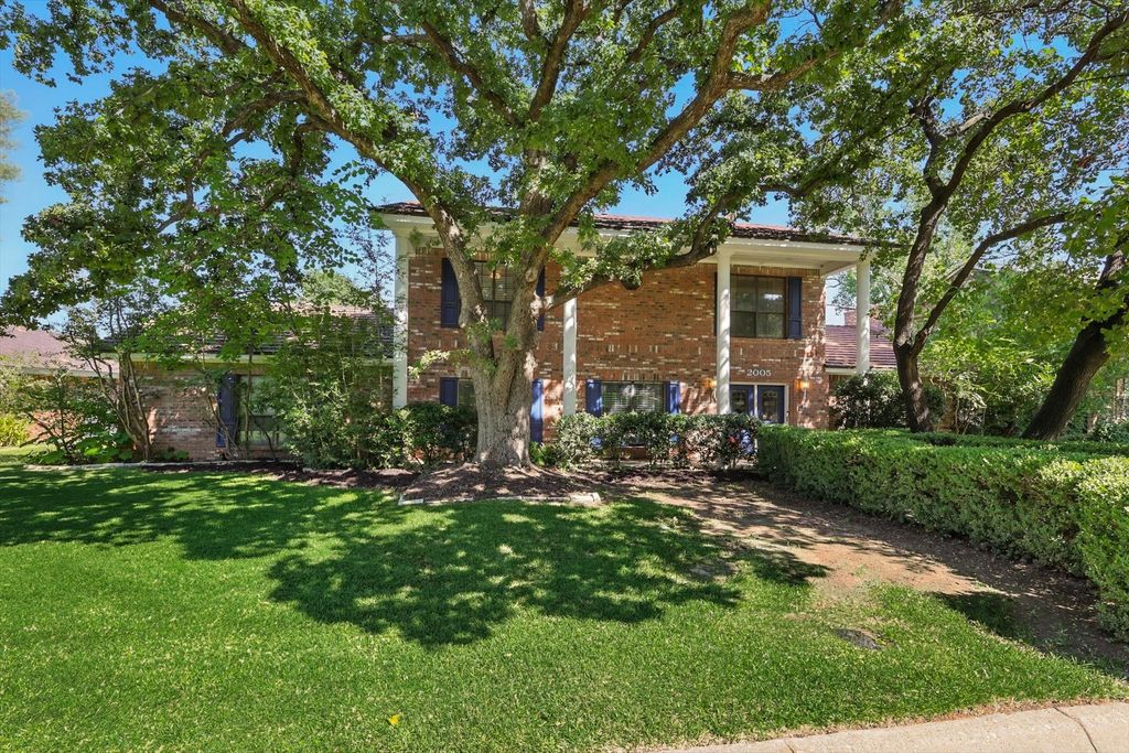 2005 Ridgemont Court, Arlington, TX 76012