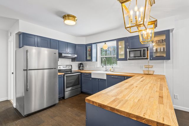 7560 Peaceful Valley Road, Acme Twp, MI 49690