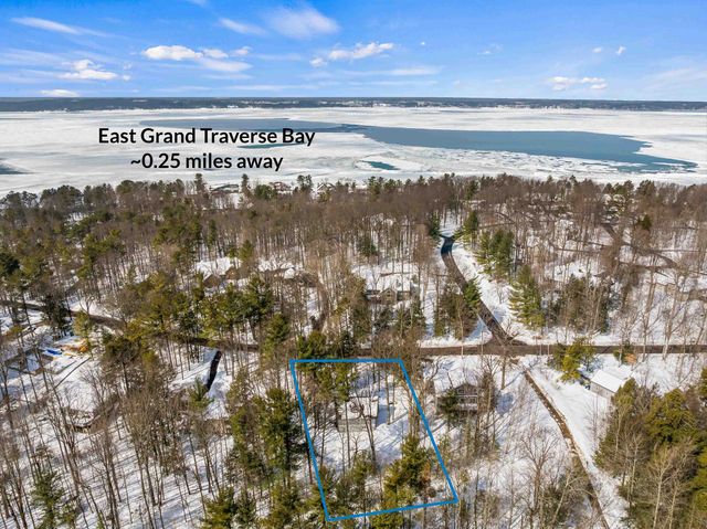 7560 Peaceful Valley Road, Acme Twp, MI 49690