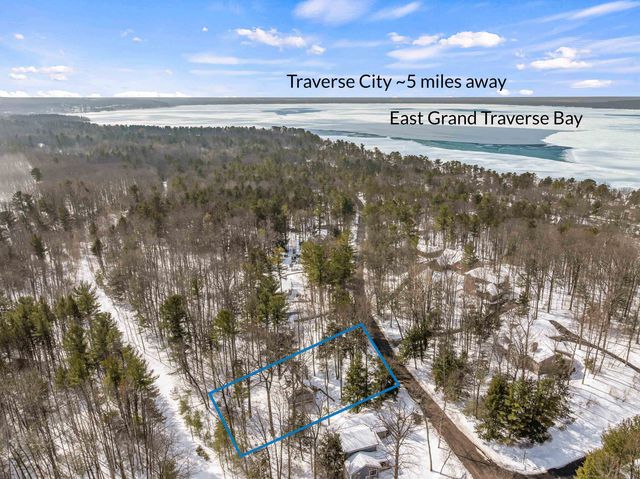 7560 Peaceful Valley Road, Acme Twp, MI 49690