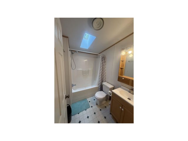 105 Brock Hill Road, Grafton, NH 03240