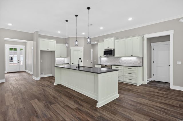 1 Tomelloso Lane, Hot Springs Village, AR 71909