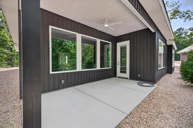 1 Tomelloso Lane, Hot Springs Village, AR 71909