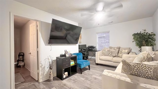 9923 Opal Rock Drive Drive, Rosharon, TX 77583