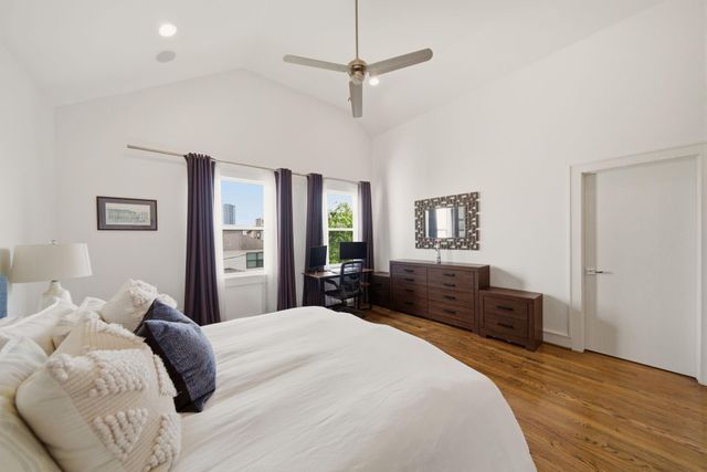4311 Floyd Street, Houston, TX 77007