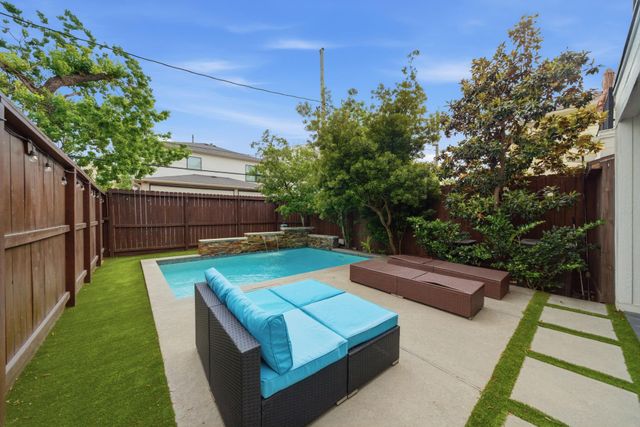 4311 Floyd Street, Houston, TX 77007