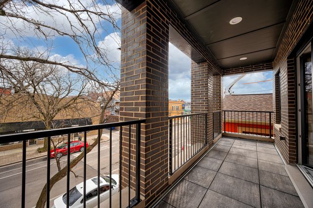2816 N Southport Avenue 2, Chicago, IL 60657