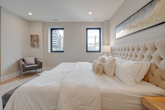 2816 N Southport Avenue 2, Chicago, IL 60657