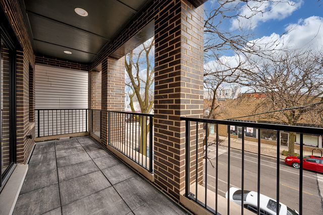 2816 N Southport Avenue 2, Chicago, IL 60657