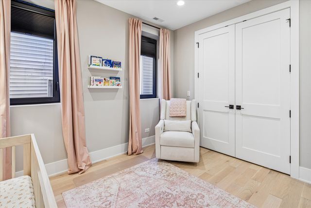2816 N Southport Avenue 2, Chicago, IL 60657