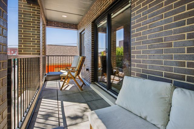 2816 N Southport Avenue 2, Chicago, IL 60657