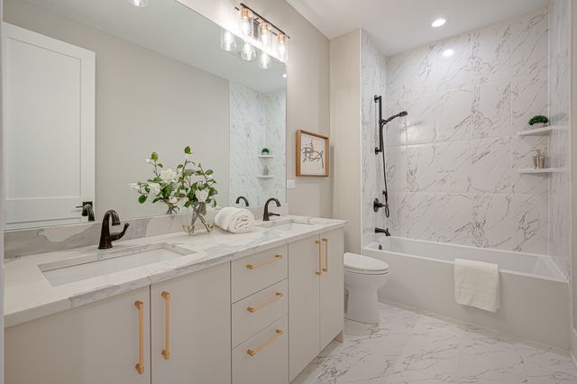 2816 N Southport Avenue 2, Chicago, IL 60657
