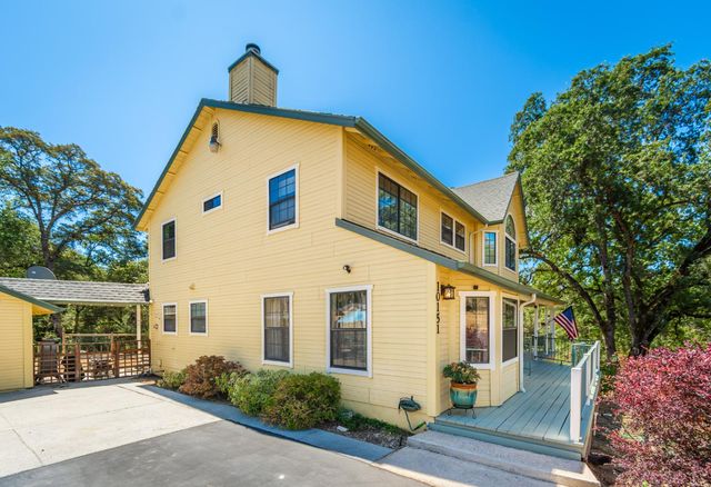10151 Trauner Ln, Rough And Ready, CA 95975