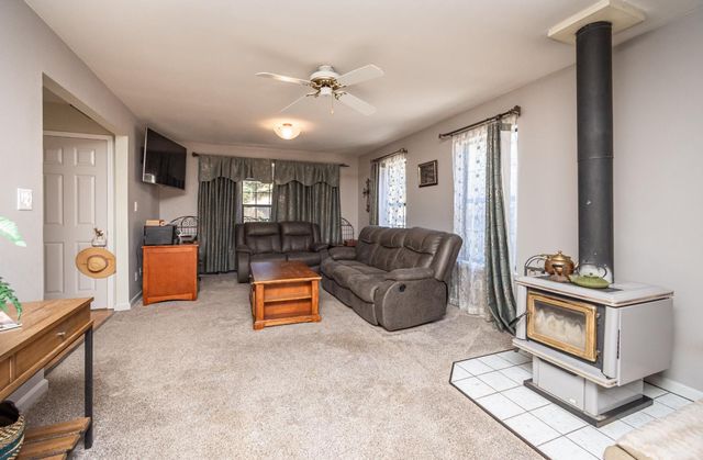 10151 Trauner Ln, Rough And Ready, CA 95975