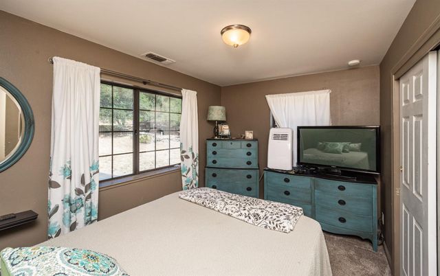 10151 Trauner Ln, Rough And Ready, CA 95975