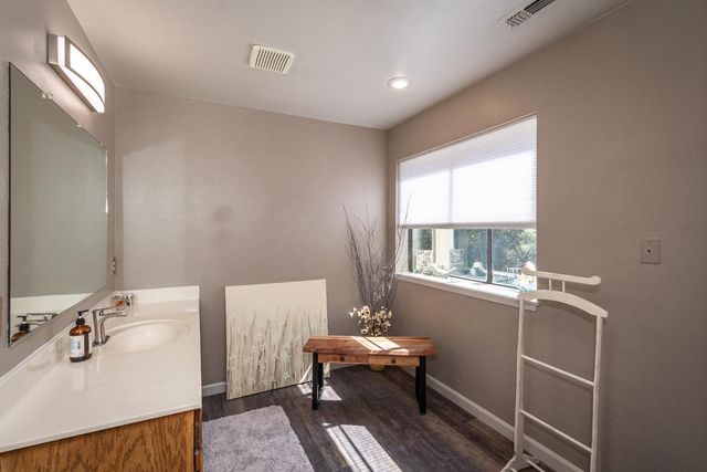 10151 Trauner Ln, Rough And Ready, CA 95975