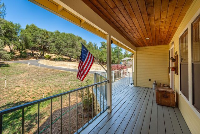 10151 Trauner Ln, Rough And Ready, CA 95975