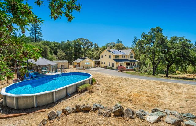 10151 Trauner Ln, Rough And Ready, CA 95975