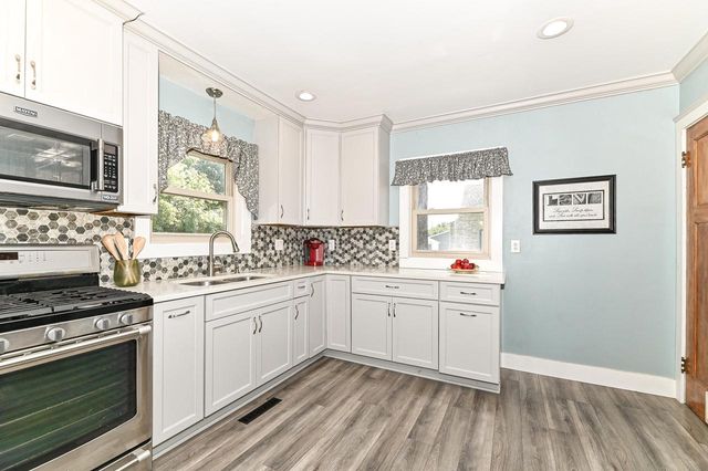 W232N6198 Waukesha AVENUE, Sussex, WI 53089
