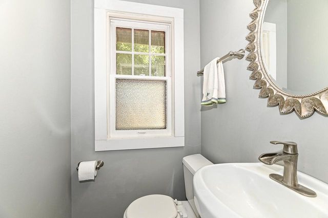 W232N6198 Waukesha AVENUE, Sussex, WI 53089