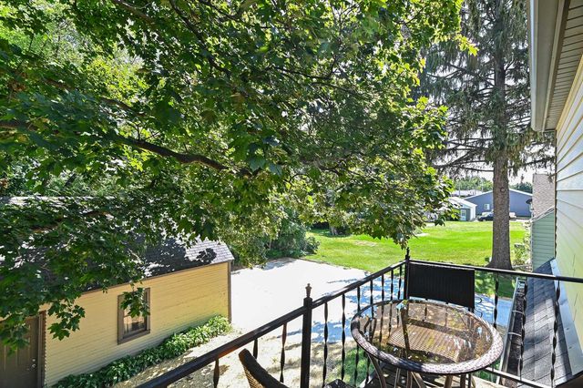 W232N6198 Waukesha AVENUE, Sussex, WI 53089