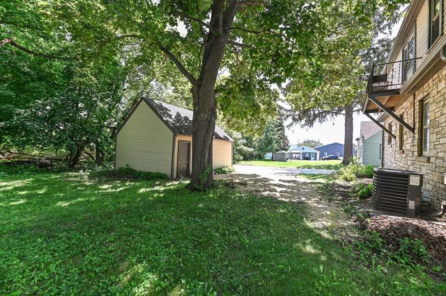 W232N6198 Waukesha AVENUE, Sussex, WI 53089