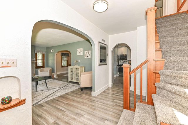 W232N6198 Waukesha AVENUE, Sussex, WI 53089
