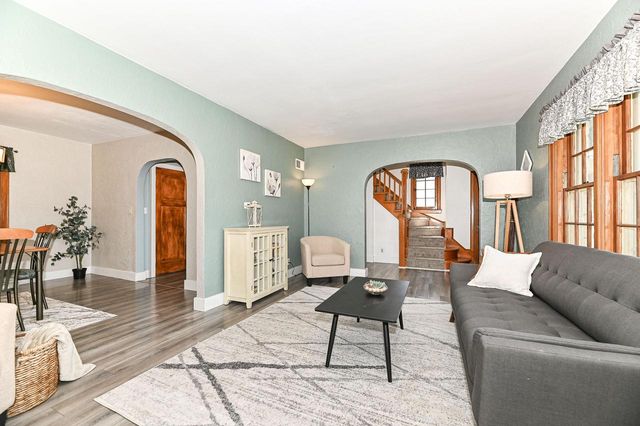 W232N6198 Waukesha AVENUE, Sussex, WI 53089