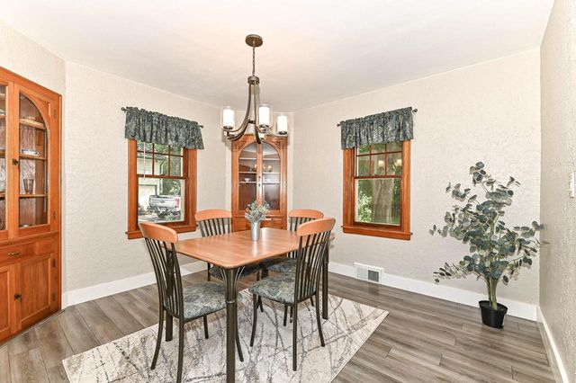 W232N6198 Waukesha AVENUE, Sussex, WI 53089